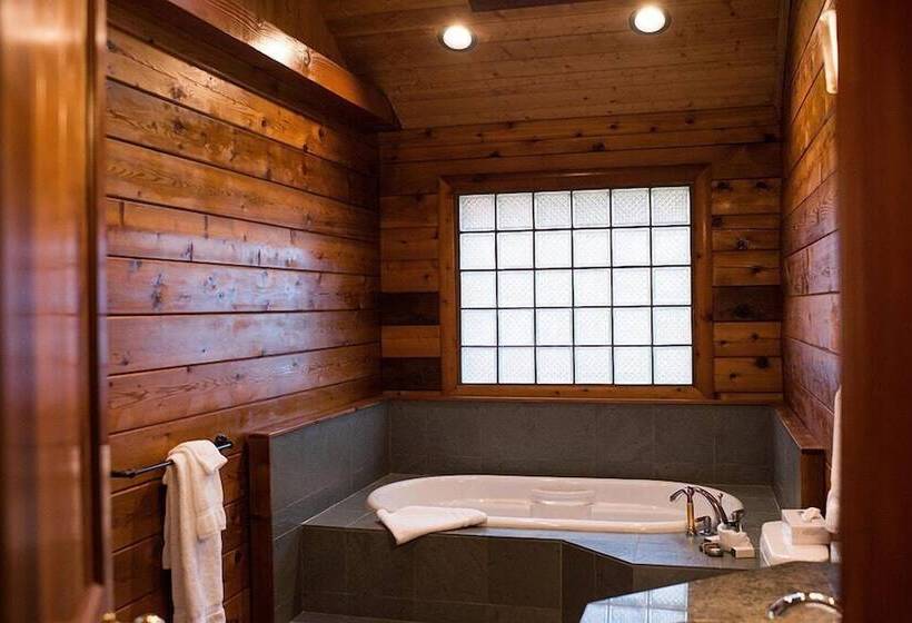 هتل Rowena's Inn On The River