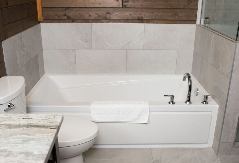 هتل Rowena's Inn On The River