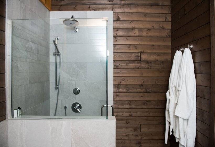 هتل Rowena's Inn On The River