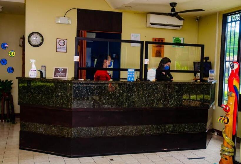 호텔 & Villas Huetares