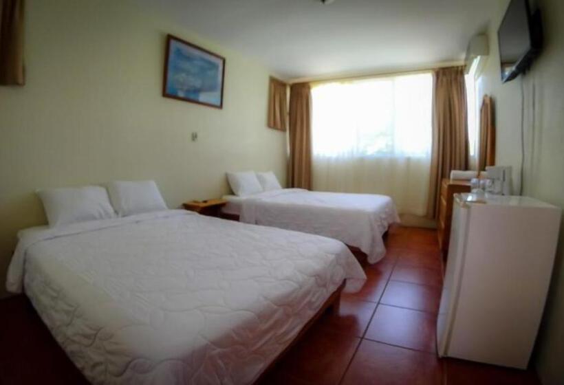 호텔 & Villas Huetares