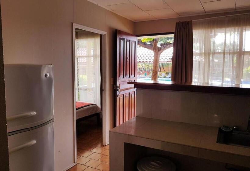 호텔 & Villas Huetares