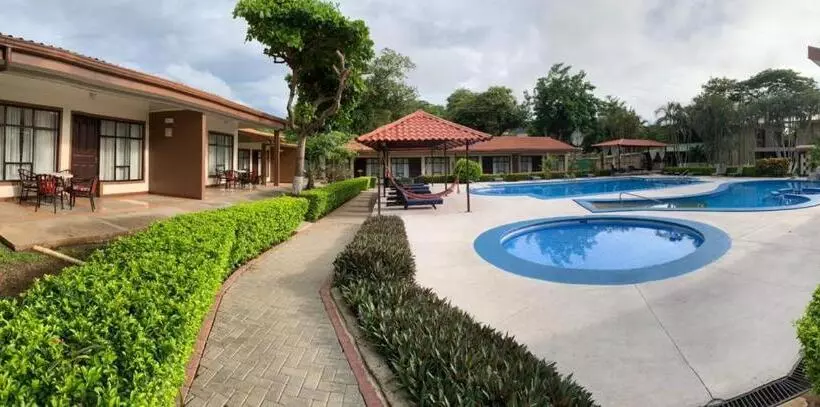 ホテル & Villas Huetares
