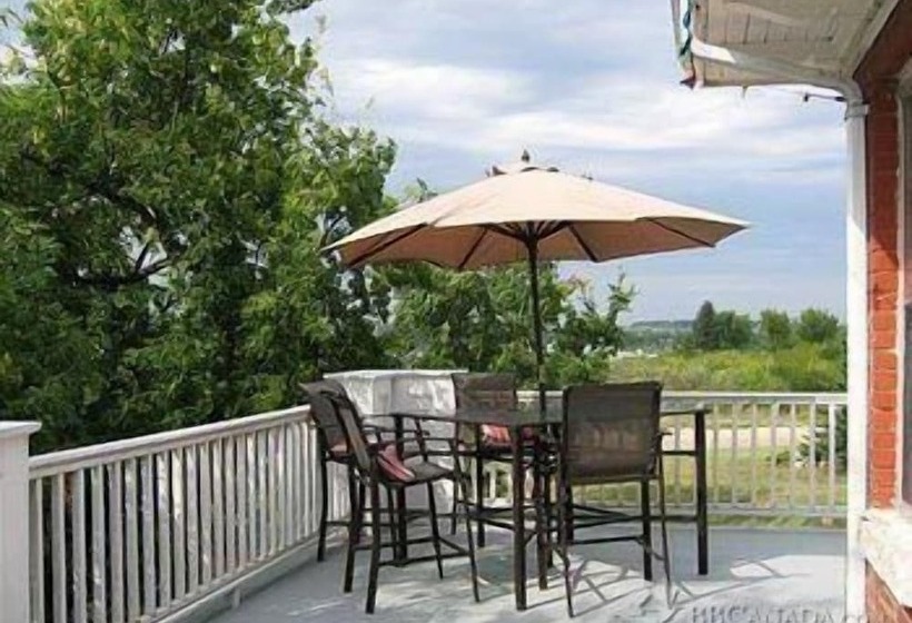 Hotel Wakamow Heights Bed And Breakfast