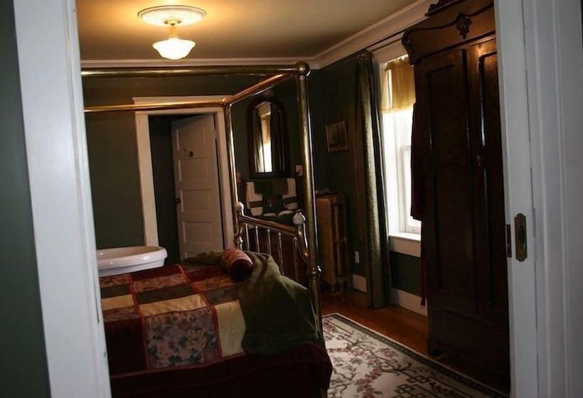 Hotel Wakamow Heights Bed And Breakfast