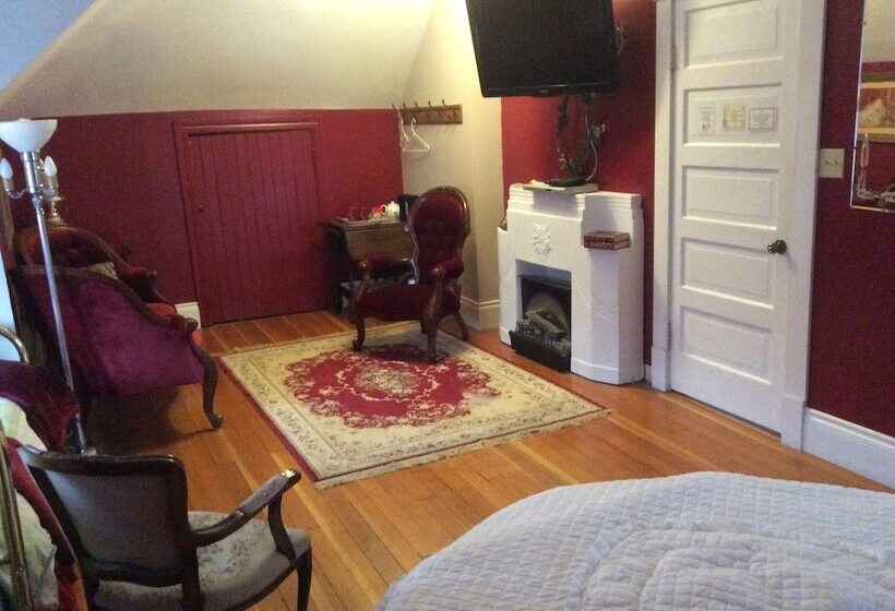 Hotel Wakamow Heights Bed And Breakfast