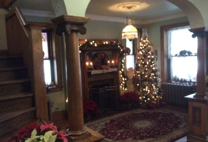 Hotel Wakamow Heights Bed And Breakfast