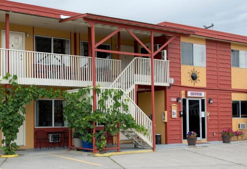 Maple Leaf Motel Inn Towne