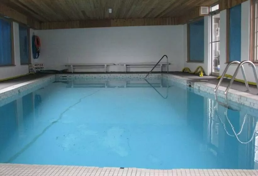 Plaza Motel