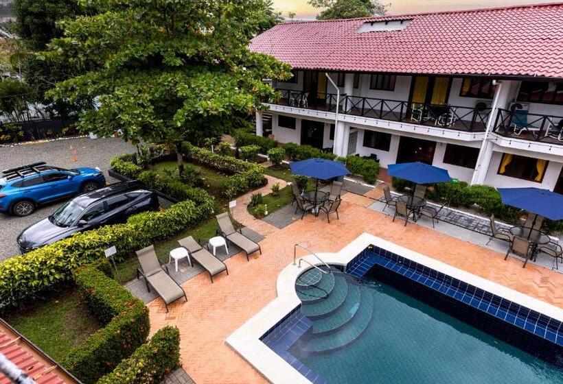 استراحتگاه Condiminium Villas Mymosa