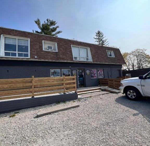 Sharodon Sands Motel