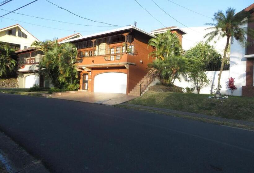 Cariari Bed & Breakfast