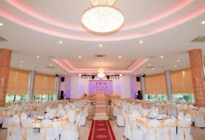 Hoa Binh Rach Gia Resort