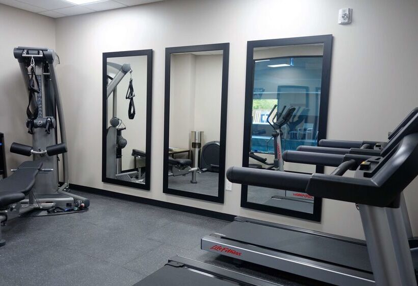 Отель Country Inn & Suites By Radisson, Belleville, On