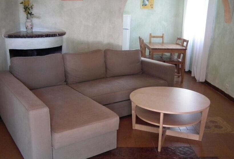 فندق Domaine De Caranella