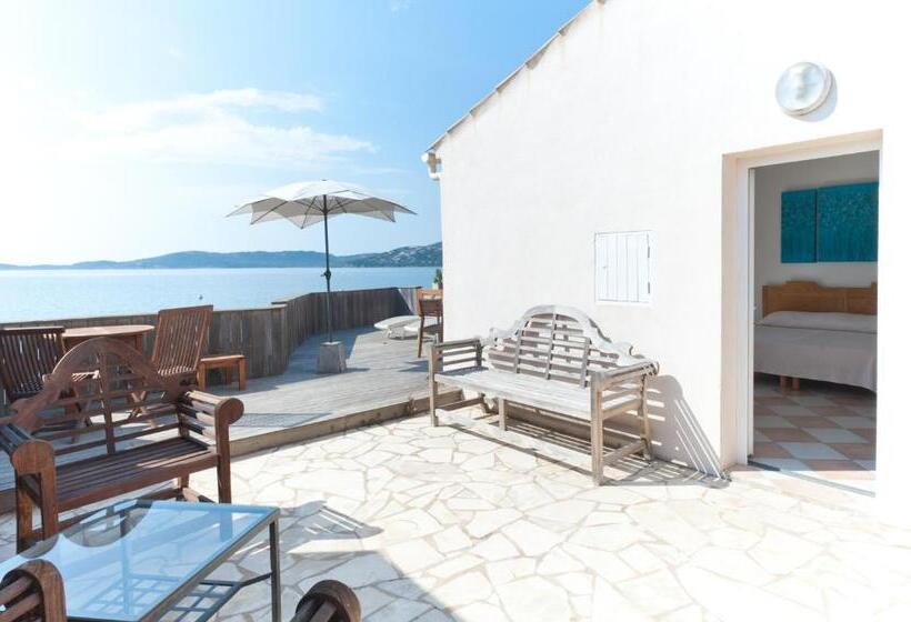 فندق Domaine De Caranella