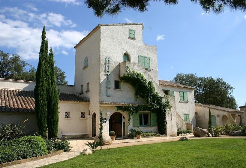 فندق Domaine De Caranella