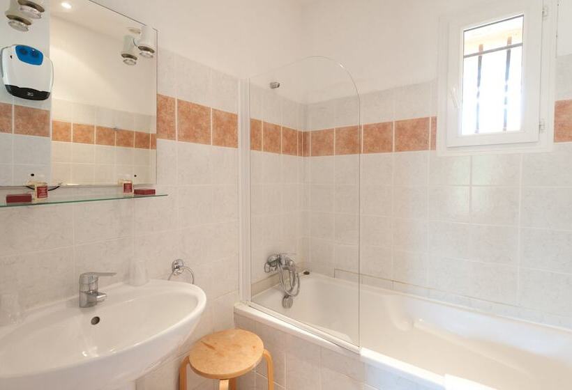 فندق Domaine De Caranella