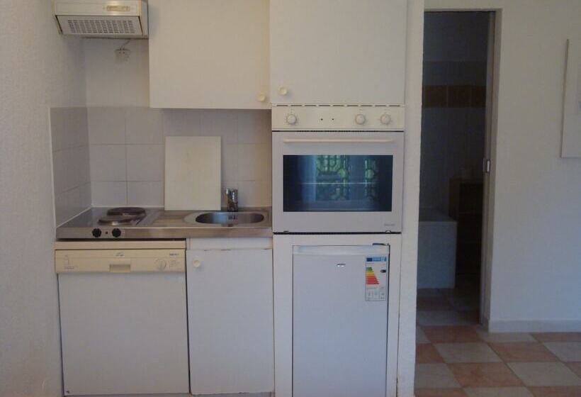 فندق Domaine De Caranella