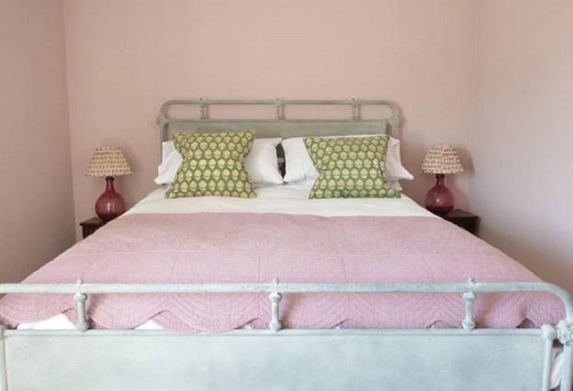 Hotelli Fritton Arms Collection