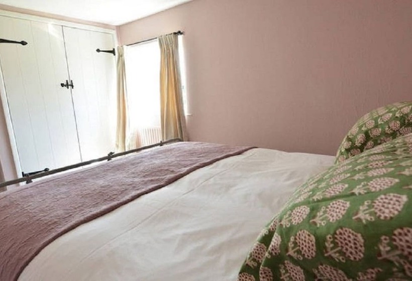 Hotelli Fritton Arms Collection