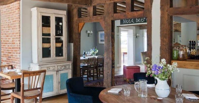 Hotelli Fritton Arms Collection