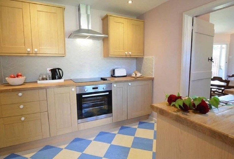 Hotelli Fritton Arms Collection