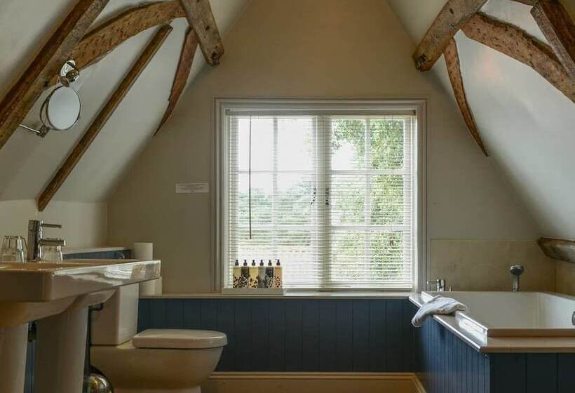 Hotelli Fritton Arms Collection