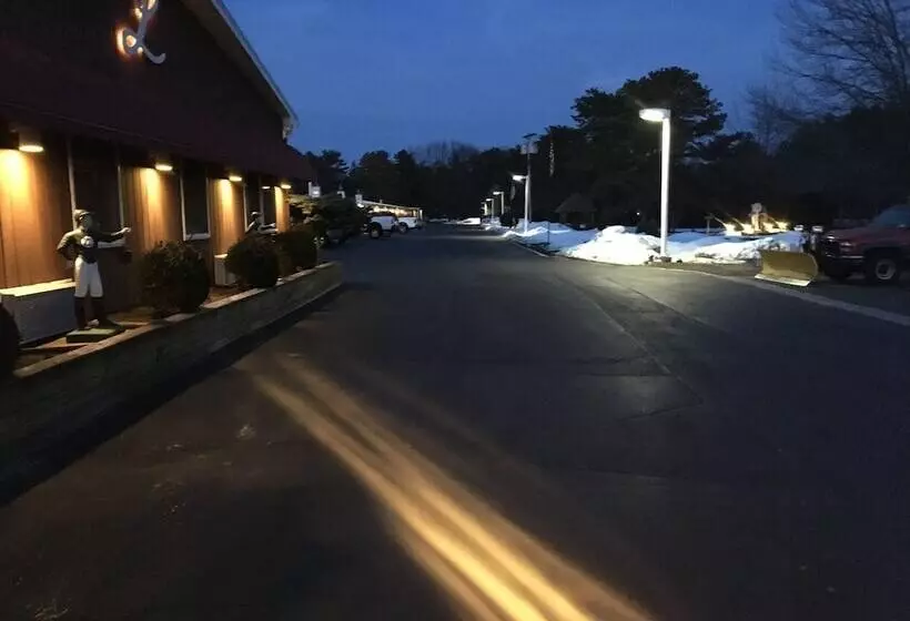 Hotelli Landmark Motor Inn