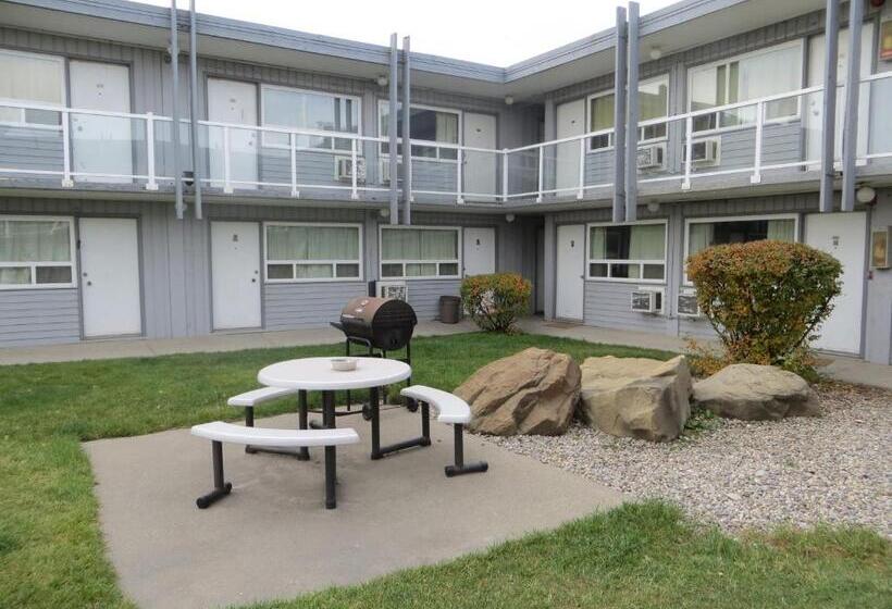 Hotel Travellers Inn