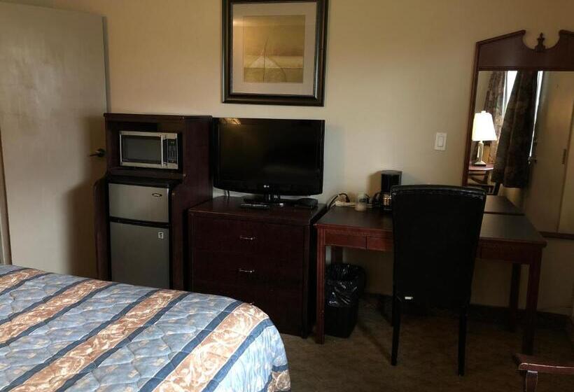 Hotel Travellers Inn