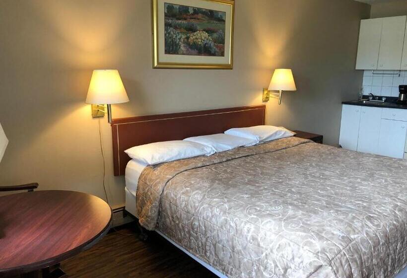 Hotel Travellers Inn