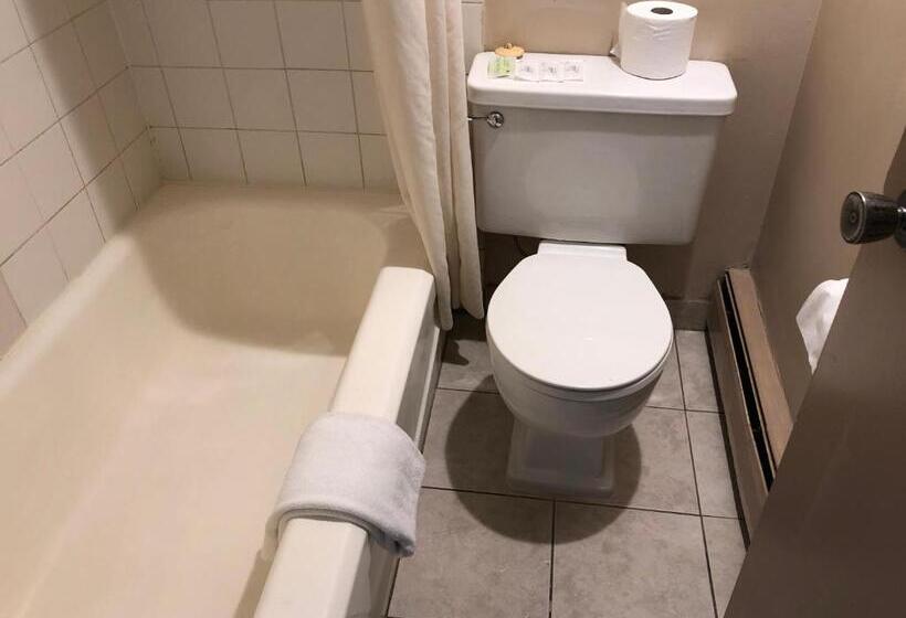 Hotel Travellers Inn