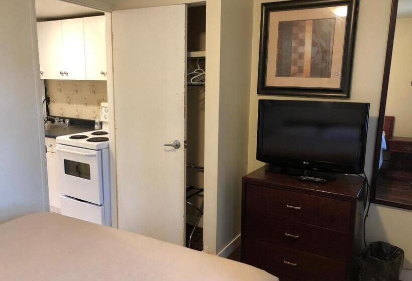 Hotel Travellers Inn