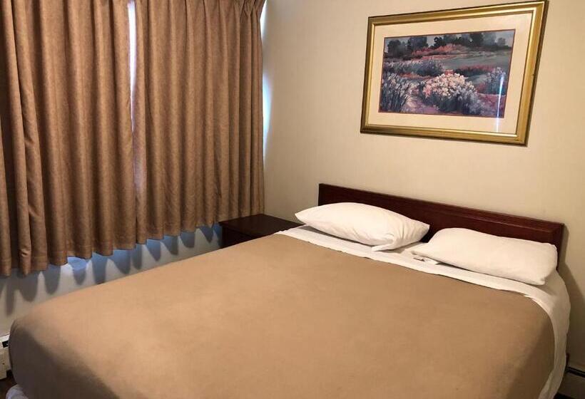 Hotel Travellers Inn