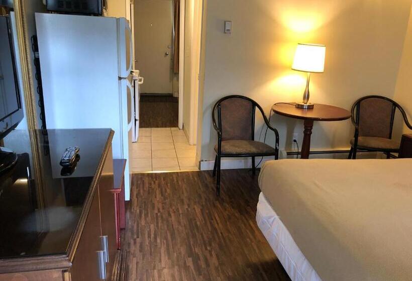 Hotel Travellers Inn