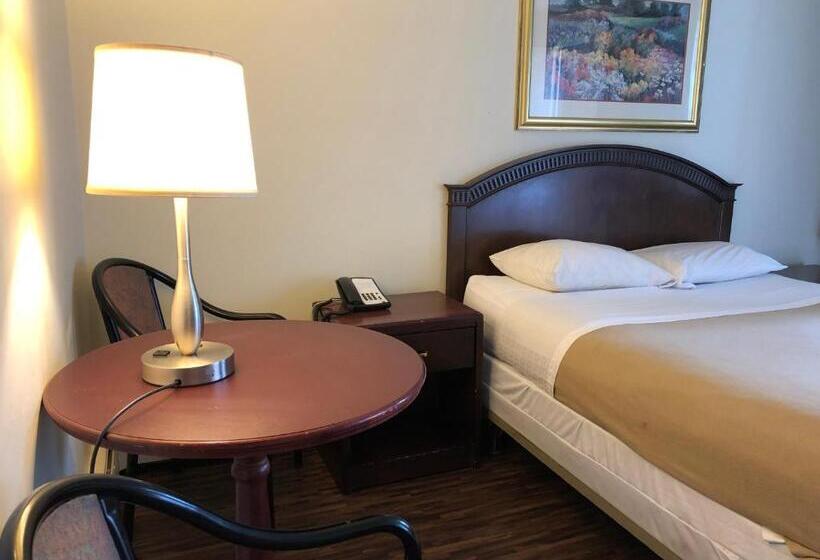 Hotel Travellers Inn