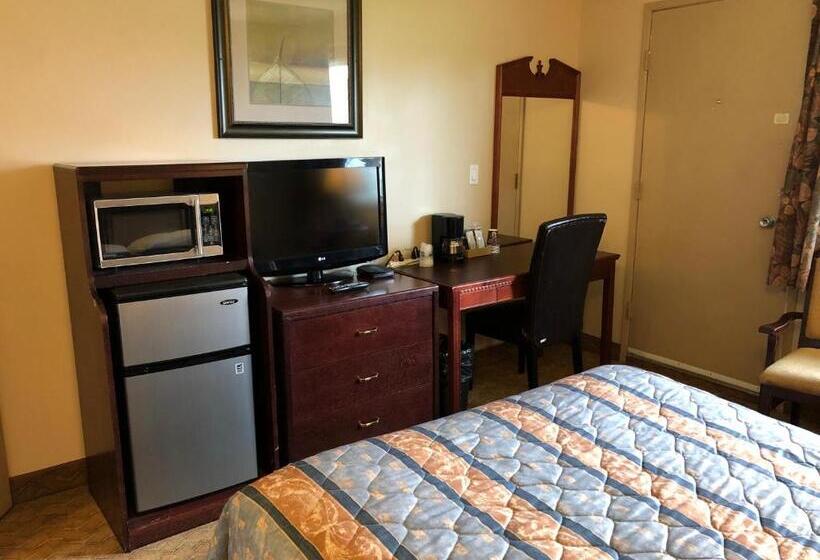 Hotel Travellers Inn