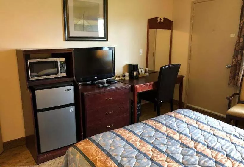 Hotel Travellers Inn