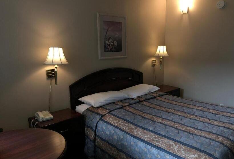 Hotel Travellers Inn