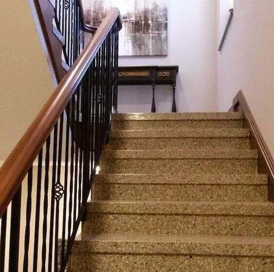 Western Hotel & Executive Suites