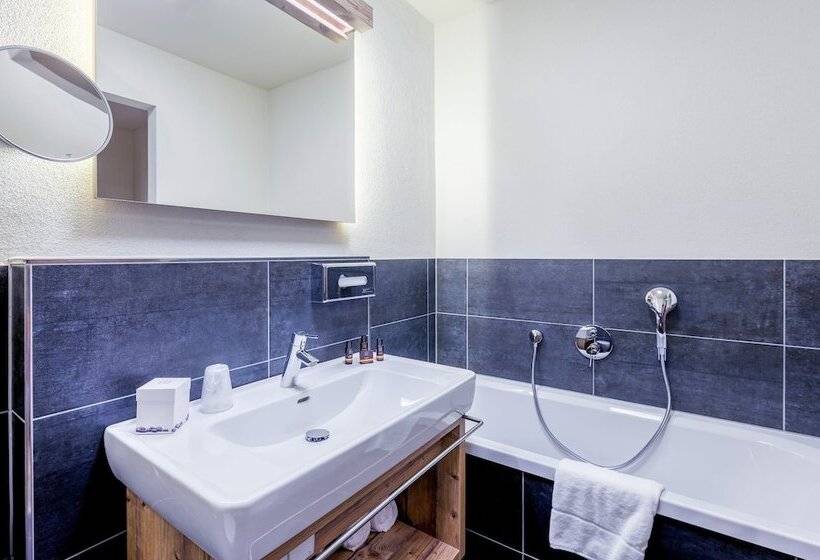 ホテル Avenida Mountain Lodges Saalbach