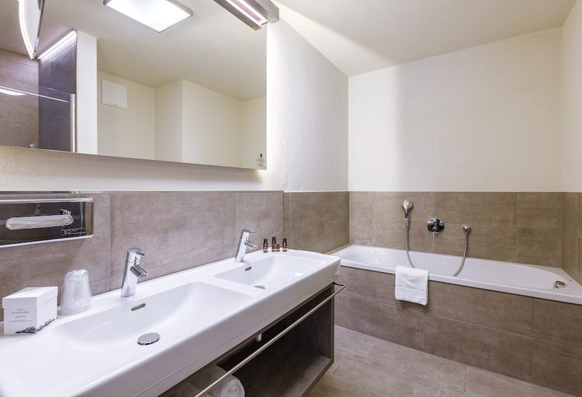 ホテル Avenida Mountain Lodges Saalbach