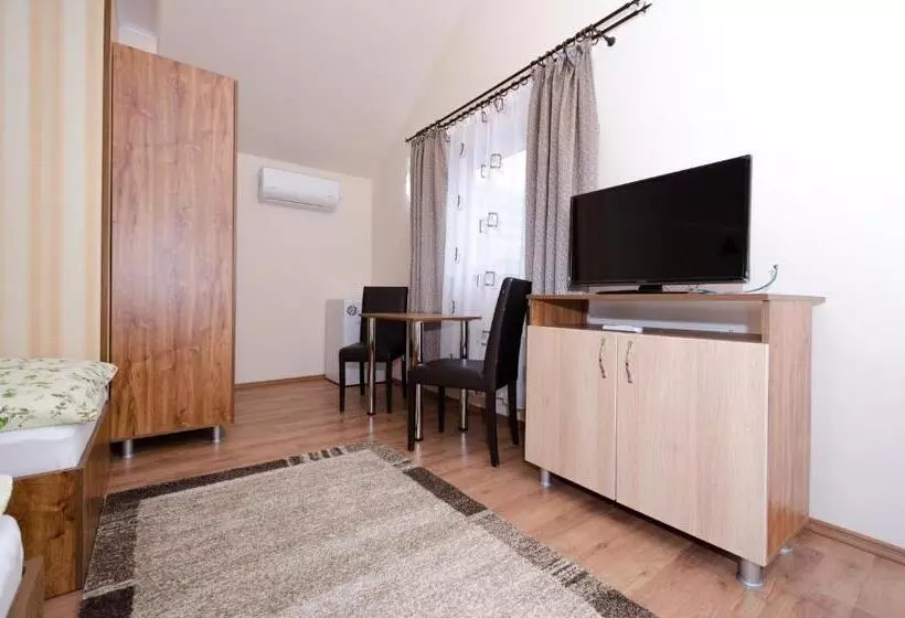 هتل Camere Apartament Steyna