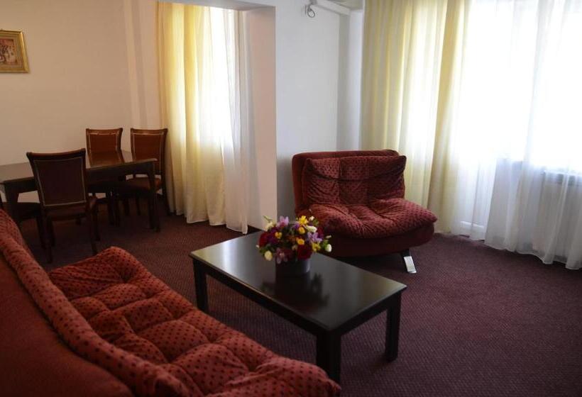 Отель Europolis