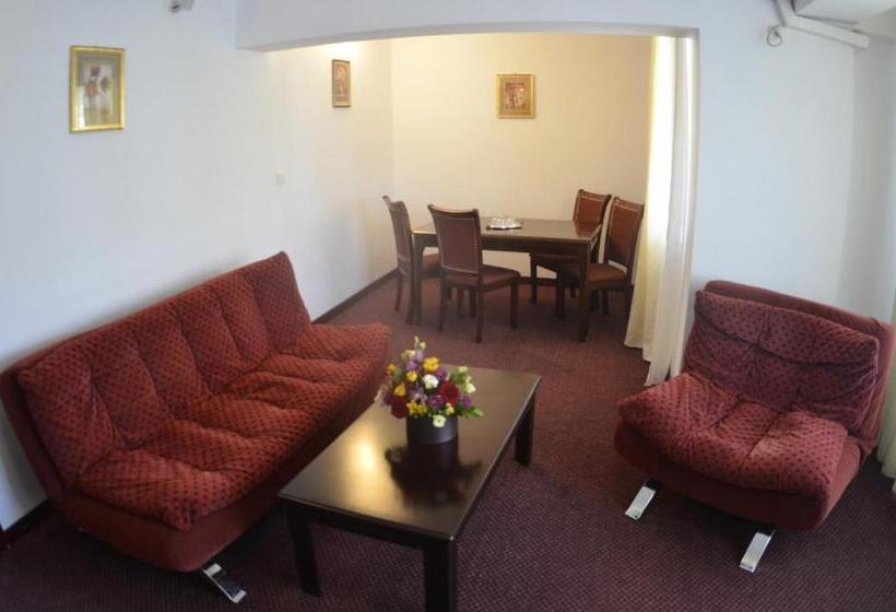 Отель Europolis