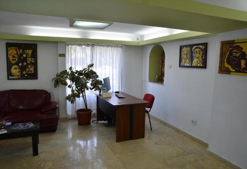 Отель Europolis