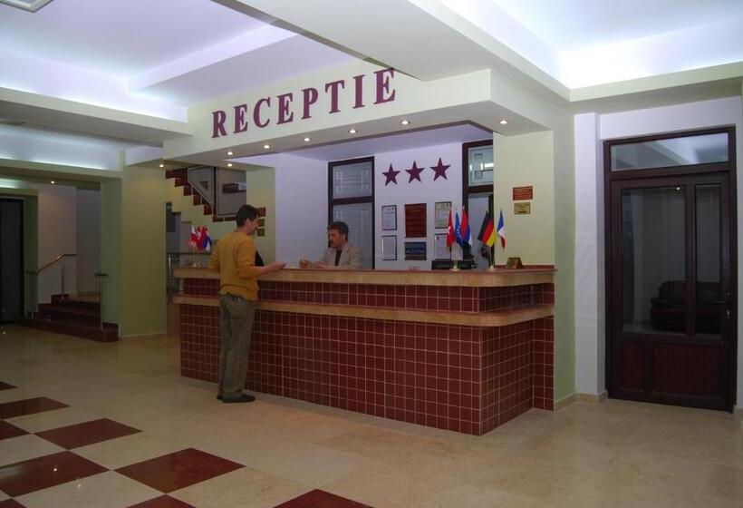 Отель Europolis