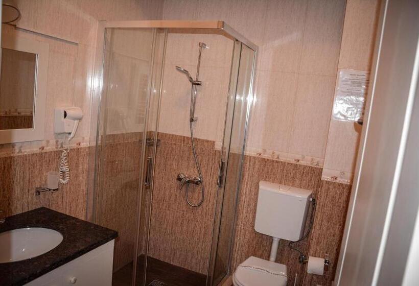 فندق Golden Rose Residence