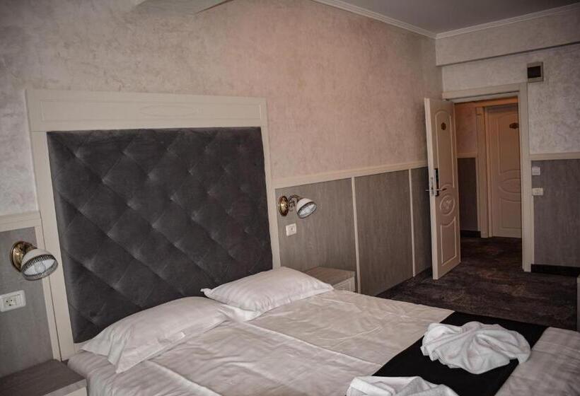 فندق Golden Rose Residence